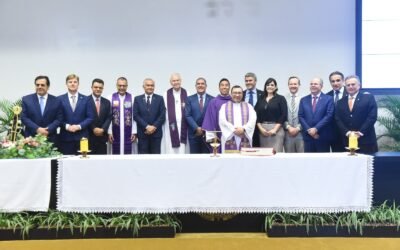 Padre Eduardo Dougherty concelebra missa na Câmara dos Deputados e participa de reunião junto a Frente Parlamentar Católica
